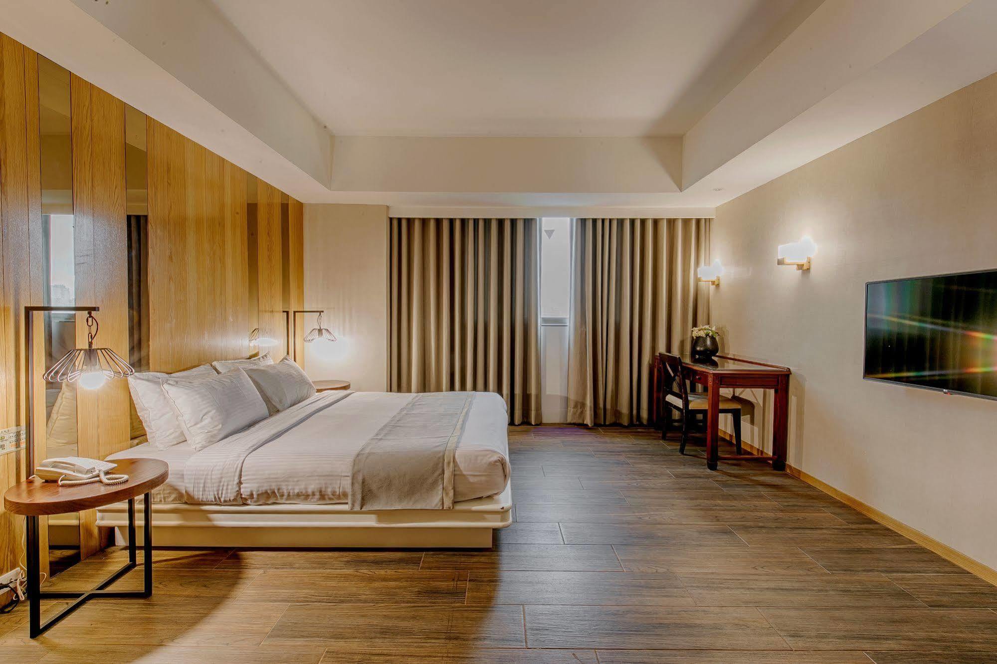 Highness Hotel Guishan Exterior photo