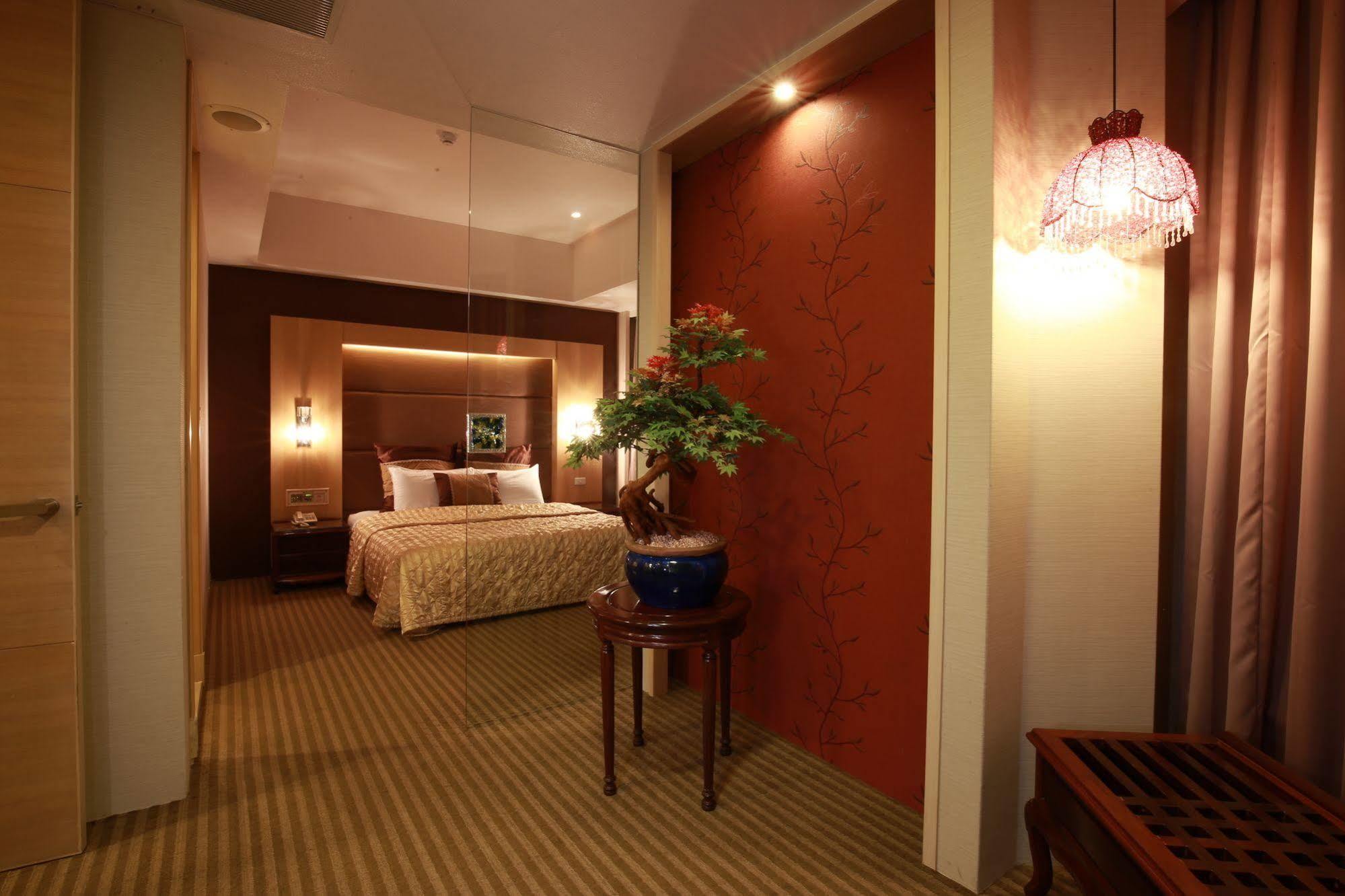 Highness Hotel Guishan Exterior photo